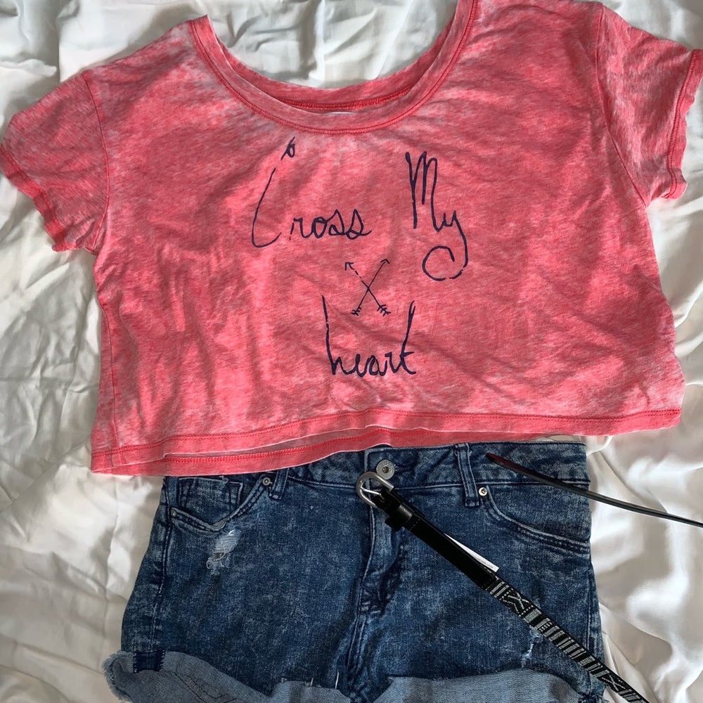 Delia’s soft tee crop top
